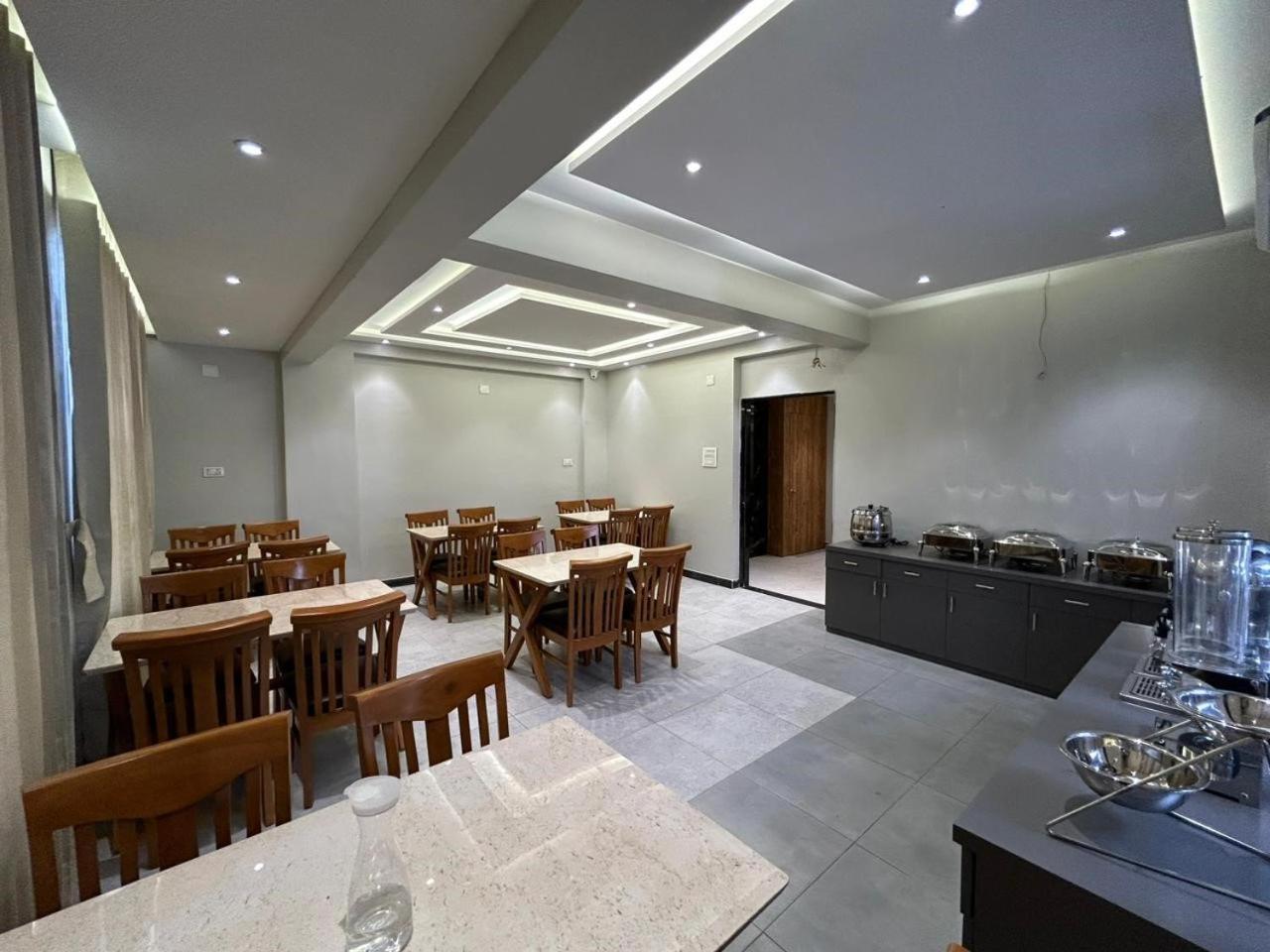 Hotel Holiday Icon Dwārka Εξωτερικό φωτογραφία