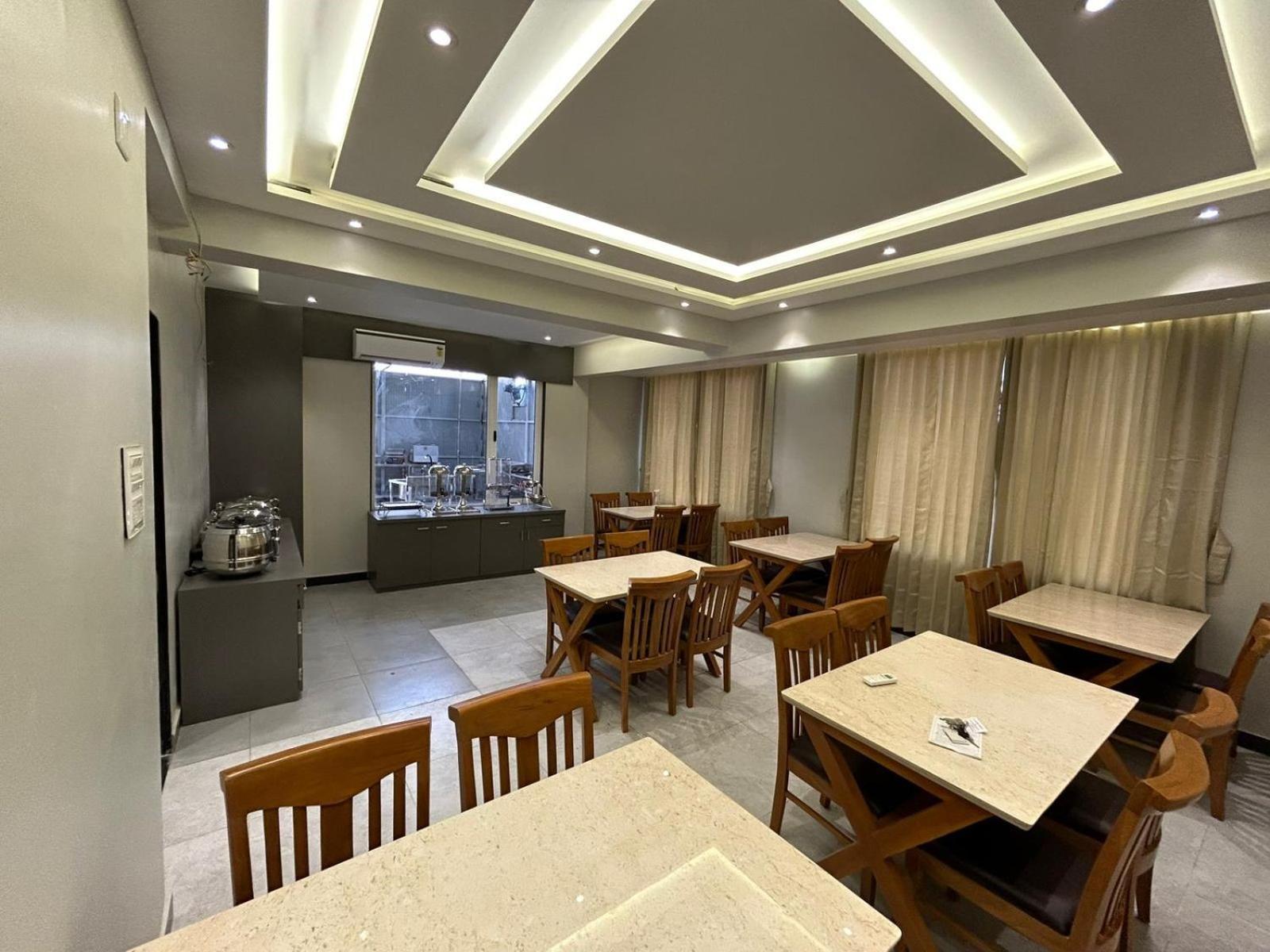 Hotel Holiday Icon Dwārka Εξωτερικό φωτογραφία
